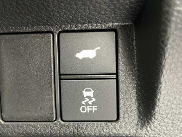 ホンダ ステップワゴン スパーダ eHEV 岐阜県 2025(令7)年 0.1千km プラチナホワイトパール 登録済み未使用車/純正11.4インチナビゲーション【LXM-247VFLi】/AppleCarplay /Android Auto/Bluetooth /CD DVD/フルセグテレビ/AM FM/SD/USB/革巻きステアリング/ステアリングリモコン/パドルシフト/メモリー機能付きパワーバックドア/ハーフレザーシート/シートヒーター(D/N席)/ ２列目シートオットマン/全列USBチャージャー付/両側パワースライドドア/LEDヘッドライト/ヘッドライトレベライザー/オートハイビーム/アダプティブドライビングビーム/スマートキー/プッシュスタート/スペアキー有/ホンダセンシング/先行車発進お知らせ機能/歩行者事故低減ステアリング/路外逸脱抑制機能/標識認識機能/渋滞追従機能付アダプティブクルーズコントロール（ACC）/車線維持支援システム（LKAS）/トラフィックジャムアシスト（渋滞運転支援機能）/ブラインドスポットインフォメーション/誤発進抑制機能/後方誤発進抑制機能/近距離衝突軽減ブレーキ/アクセル抑制機能/パーキングセンサーシステム/後退出庫サポート/減速セレクター