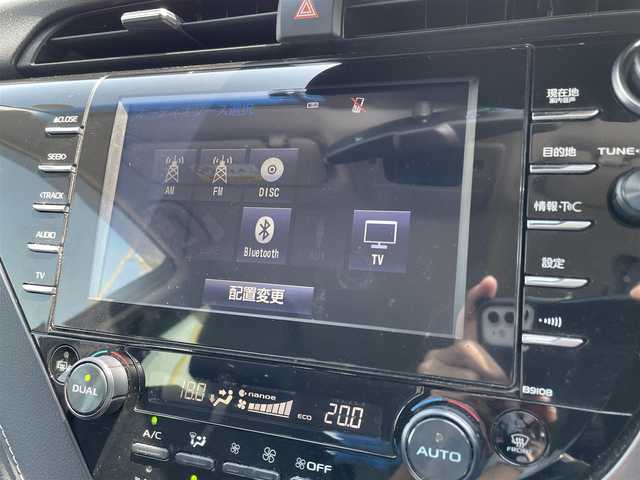 トヨタ カムリ WSレザーパッケージ 佐賀県 2019(令1)年 6.9万km プラチナホワイトパールマイカ 黒革シート/純正8インチSDナビ/・フルセグTV/CD/DVD/BD/SD/USB/Bluetooth/バックカメラ/前方ドライブレコーダー/ビルトインETC2.0/ヘッドアップディスプレイ/電子パーキングブレーキ/AUTO HOLD機能/D＋N席パワーシート/シートヒーター/ISOFIX対応/パドルシフト/革巻きステアリング/ステアリングリモコン/純正18インチアルミホイール/純正LEDヘッドライト/純正LEDフォグライト/純正フロアマット/トヨタセーフティセンス/・レーダークルーズコントロール/・プリクラッシュセーフティ/・レーンディパーチャーアラート/・ブラインドスポットモニター/・クリアランスソナー/・リヤクロストラフィックアラート/・タイヤ空気圧警報システム