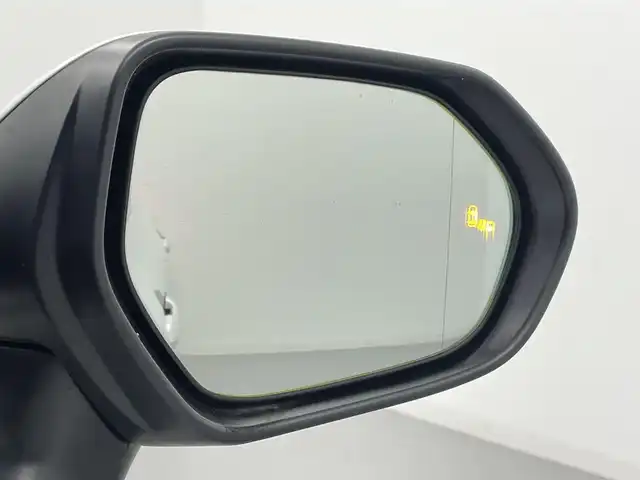 トヨタ カムリ WSレザーパッケージ 熊本県 2019(令1)年 6.9万km プラチナホワイトパールマイカ 黒革シート/純正8インチSDナビ/・フルセグTV/CD/DVD/BD/SD/USB/Bluetooth/バックカメラ/前方ドライブレコーダー/ビルトインETC2.0/ヘッドアップディスプレイ/電子パーキングブレーキ/AUTO HOLD機能/D＋N席パワーシート/シートヒーター/ISOFIX対応/パドルシフト/革巻きステアリング/ステアリングリモコン/純正18インチアルミホイール/純正LEDヘッドライト/純正LEDフォグライト/純正フロアマット/トヨタセーフティセンス/・レーダークルーズコントロール/・プリクラッシュセーフティ/・レーンディパーチャーアラート/・ブラインドスポットモニター/・クリアランスソナー/・リヤクロストラフィックアラート/・タイヤ空気圧警報システム/スマートキー/プッシュスタート/スペアキー1本/取扱説明書