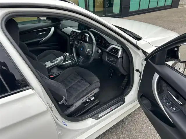 ＢＭＷ ３２０ｄ ツーリング Mスポーツ 石川県 2017(平29)年 6万km 白 純正ナビ　/バックカメラ　/Ｂｌｕｅｔｏｏｔｈ　/クルーズコントロール　/パドルシフト　/スマートキー　/プッシュスタート　/パワーシート（前席）/キセノンライト　/フロアマット