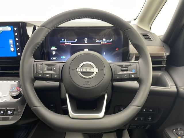 日産 セレナ e－パワー ハイウェイスター V 宮崎県 2025(令7)年 0.1千km プリズムホワイト 登録済み未使用車/エマージェンシーブレーキ/純正12.3型ディスプレイオーディオナビTV/（NissanConnect/Bluetooth/HDMI/USB/FMAM/フルセグTV)/純正リアフリップダウンモニター/純正ビルトイン2.0ETC/純正前後ドライブレコーダー/純正LEDオートライト/純正LEDフォグ/純正16インチアルミ/ハンズフリー両側電動スライドドア/プロパイロット/アラウンドビューモニター/ブラインドスポットモニター/パーキングアシスト/クリアランスソナー/アダプティブLEDヘッドライトシステム/インテリジェントルームミラー/ワイヤレス充電器/6スピーカー/緊急停止支援システム（SOSコール機能付）/デュアルオートエアコン/本革巻ハンドル/インテリジェントキー/プッシュエンジンスタート/スペアキー/新車時保証書/取扱い説明書