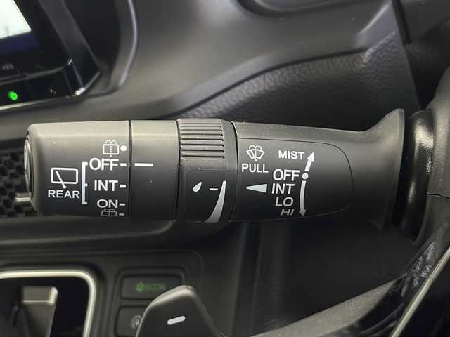 ホンダ ステップワゴン スパーダ プレミアムライン 秋田県 2025(令7)年 0.2万km プラチナホワイトパール 4WD/純正メモリナビ　/フルセグTV/CD/DVD/Bluetooth　/両側パワースライドドア　/寒冷地仕様　/衝突被害軽減システム　/レーダークルーズコントロール　/パドルシフト　/横滑り防止装置/全方位カメラ　/前席/2列目シートヒーター　/LEDヘッドライト　/前後ドライブレコーダー/ビルトインETC/革巻きステアリング/オートライト/USBポート/電動パーキングブレーキ/ブレーキホールド/スペアキー/リアサンシェード/ランチテーブル/サイドバイザー/純正アルミホイール/純正フロアマット/シートカバー有