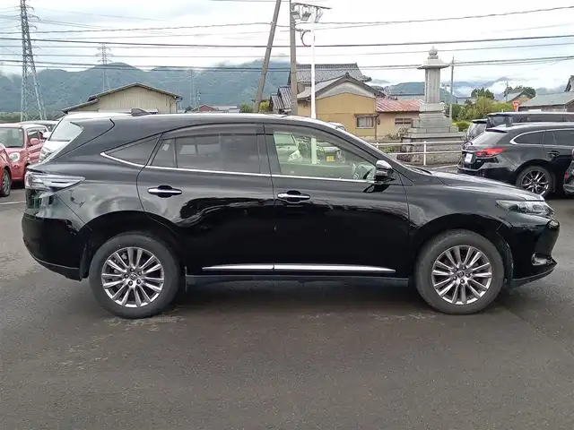 トヨタ ハリアー プレミアム 福井県 2017(平29)年 5.5万km ブラック 純正18インチAW/アルパイン10インチナビ/トヨタセーフティセンス/バックカメラ/パワーバックドア/ハーフレザーシート/ビルトインETC/レーダークルーズコントロール/運転席パワーシート/レーンキープアシスト/横滑り防止装置/盗難防止装置/ダブル＋サイドエアバッグ/カーテンエアバッグ/LEDヘッドライト/純正フロアマット/スマートキー