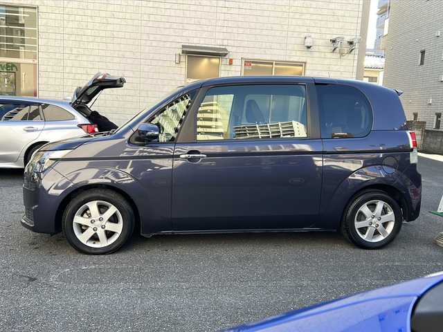 トヨタ スペイド G 埼玉県 2014(平26)年 4.4万km ダークバイオレットマイカメタリック 登録時43457km/社外メモリナビ（NR-MZ60）/バックカメラ/フルセグTV/CD/DVD/SD/Bluetooth/片側パワースライドドア/シートヒーター（D席）/革巻きハンドル/純正15インチアルミホイール/ETC/前後ドライブレコーダー/横滑り防止装置/電動格納ミラー/ウィンカーミラー/純正フロアマット/スマートキー/プッシュスタート/保証書/取扱説明書
