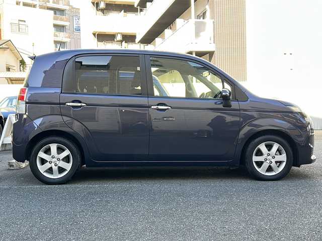 トヨタ スペイド G 埼玉県 2014(平26)年 4.4万km ダークバイオレットマイカメタリック 登録時43457km/社外メモリナビ（NR-MZ60）/バックカメラ/フルセグTV/CD/DVD/SD/Bluetooth/片側パワースライドドア/シートヒーター（D席）/革巻きハンドル/純正15インチアルミホイール/ETC/前後ドライブレコーダー/横滑り防止装置/電動格納ミラー/ウィンカーミラー/純正フロアマット/スマートキー/プッシュスタート/保証書/取扱説明書