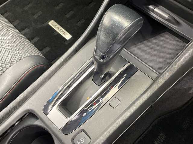 ホンダ ジェイド RS 栃木県 2016(平28)年 4.5万km クリスタルブラックパール 純正メモリナビ/（CD/DVD/TV/Bluetooth/USB/HDMI）/バックカメラ/サイドカメラ/ETC/ハーフレザーシート/禁煙車/オートライト/LEDヘッドライト/横滑り防止装置/スマートキー/プッシュスタート/アイドリングストップ/純正17インチアルミホイール/純正フロアマット