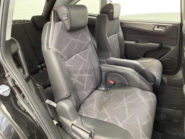 ホンダ ジェイド RS 栃木県 2016(平28)年 4.5万km クリスタルブラックパール 純正メモリナビ/（CD/DVD/TV/Bluetooth/USB/HDMI）/バックカメラ/サイドカメラ/ETC/ハーフレザーシート/禁煙車/オートライト/LEDヘッドライト/横滑り防止装置/スマートキー/プッシュスタート/アイドリングストップ/純正17インチアルミホイール/純正フロアマット