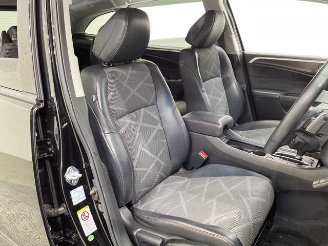 ホンダ ジェイド RS 栃木県 2016(平28)年 4.5万km クリスタルブラックパール 純正メモリナビ/（CD/DVD/TV/Bluetooth/USB/HDMI）/バックカメラ/サイドカメラ/ETC/ハーフレザーシート/禁煙車/オートライト/LEDヘッドライト/横滑り防止装置/スマートキー/プッシュスタート/アイドリングストップ/純正17インチアルミホイール/純正フロアマット