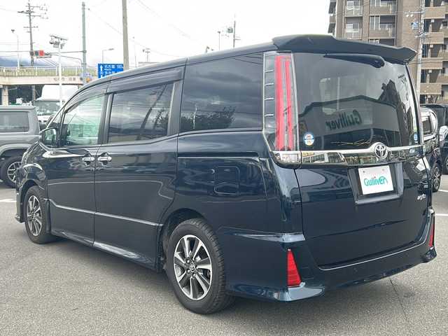 トヨタ ノア Si ダブルバイビーⅡ 長野県 2019(平31)年 3万km ブラッキッシュアゲハガラスフレーク トヨタセーフティセンス/純正10インチナビ（NSZN-Z68T）/FM・AM・DVD・CD・フルセグTV/Bluetooth Audio/バックカメラ/純正12.3インチフリップダウンモニター/純正16インチアルミホイール/両側パワースライドドア/クルーズコントロール/前後コーナーセンサー/純正ドライブレコーダー/ハーフレザーシート/LEDヘッドライト/オートハイビーム/オートライト/プッシュスタート/スマートキー/スペアキー/ドアバイザー/ETC2.0/取扱説明書/ナビ取説