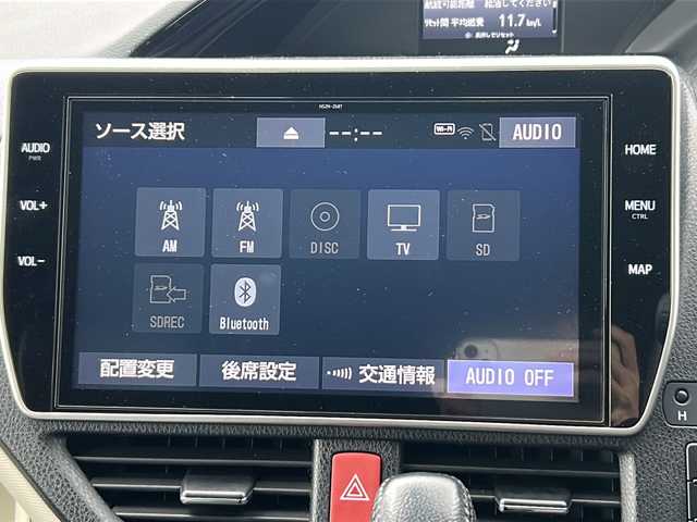 トヨタ ノア Si ダブルバイビーⅡ 長野県 2019(平31)年 3万km ブラッキッシュアゲハガラスフレーク トヨタセーフティセンス/純正10インチナビ（NSZN-Z68T）/FM・AM・DVD・CD・フルセグTV/Bluetooth Audio/バックカメラ/純正12.3インチフリップダウンモニター/純正16インチアルミホイール/両側パワースライドドア/クルーズコントロール/前後コーナーセンサー/純正ドライブレコーダー/ハーフレザーシート/LEDヘッドライト/オートハイビーム/オートライト/プッシュスタート/スマートキー/スペアキー/ドアバイザー/ETC2.0/取扱説明書/ナビ取説