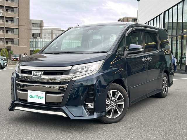 トヨタ ノア Si ダブルバイビーⅡ 長野県 2019(平31)年 3万km ブラッキッシュアゲハガラスフレーク トヨタセーフティセンス/純正10インチナビ（NSZN-Z68T）/FM・AM・DVD・CD・フルセグTV/Bluetooth Audio/バックカメラ/純正12.3インチフリップダウンモニター/純正16インチアルミホイール/両側パワースライドドア/クルーズコントロール/前後コーナーセンサー/純正ドライブレコーダー/ハーフレザーシート/LEDヘッドライト/オートハイビーム/オートライト/プッシュスタート/スマートキー/スペアキー/ドアバイザー/ETC2.0/取扱説明書/ナビ取説