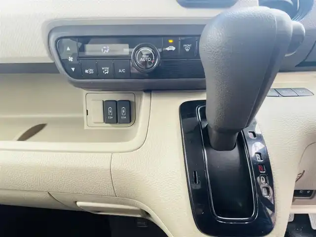 ホンダ Ｎ ＢＯＸ G L 岡山県 2018(平30)年 8.4万km クリスタルブラックパール (株)IDOMが運営する【じしゃロン岡山店】の自社ローン専用車両です。こちらは現金またはオートローンご利用時の価格です。 自社ローンご希望の方は別途その旨お申し付け下さい/・社外ナビゲーション/・バックカメラ/・ＥＴＣ/・片側電動スライドドア