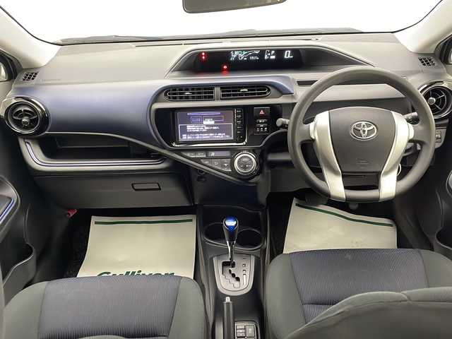 トヨタ アクア S 宮崎県 2015(平27)年 7.4万km シルバーM 禁煙車/純正ナビTV/（NSCP-W64/Bluetooth/CD/FMAM/ワンセグTV)/純正バックカメラ/純正ビルトインETC/純正フロアマット/シートヒーター/オートエアコン/電動格納ミラー/ウインカードアミラー/WSRSエアバック/ABS/リモコンキー/新車時保証書/取扱い説明書