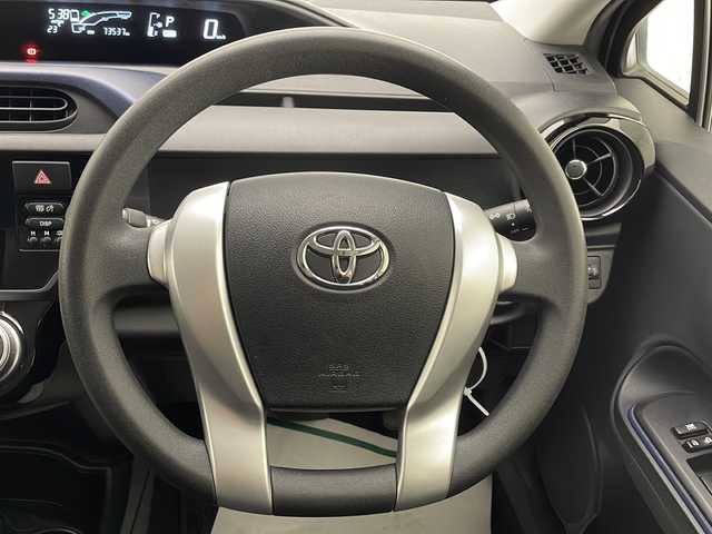 トヨタ アクア S 宮崎県 2015(平27)年 7.4万km シルバーM 禁煙車/純正ナビTV/（NSCP-W64/Bluetooth/CD/FMAM/ワンセグTV)/純正バックカメラ/純正ビルトインETC/純正フロアマット/シートヒーター/オートエアコン/電動格納ミラー/ウインカードアミラー/WSRSエアバック/ABS/リモコンキー/新車時保証書/取扱い説明書