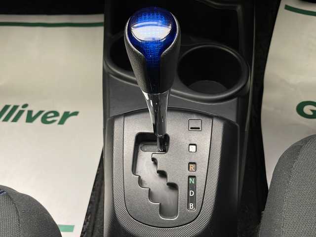 トヨタ アクア S 宮崎県 2015(平27)年 7.4万km シルバーM 禁煙車/純正ナビTV/（NSCP-W64/Bluetooth/CD/FMAM/ワンセグTV)/純正バックカメラ/純正ビルトインETC/純正フロアマット/シートヒーター/オートエアコン/電動格納ミラー/ウインカードアミラー/WSRSエアバック/ABS/リモコンキー/新車時保証書/取扱い説明書