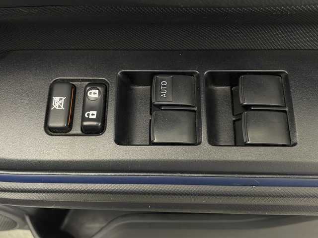 トヨタ アクア S 宮崎県 2015(平27)年 7.4万km シルバーM 禁煙車/純正ナビTV/（NSCP-W64/Bluetooth/CD/FMAM/ワンセグTV)/純正バックカメラ/純正ビルトインETC/純正フロアマット/シートヒーター/オートエアコン/電動格納ミラー/ウインカードアミラー/WSRSエアバック/ABS/リモコンキー/新車時保証書/取扱い説明書