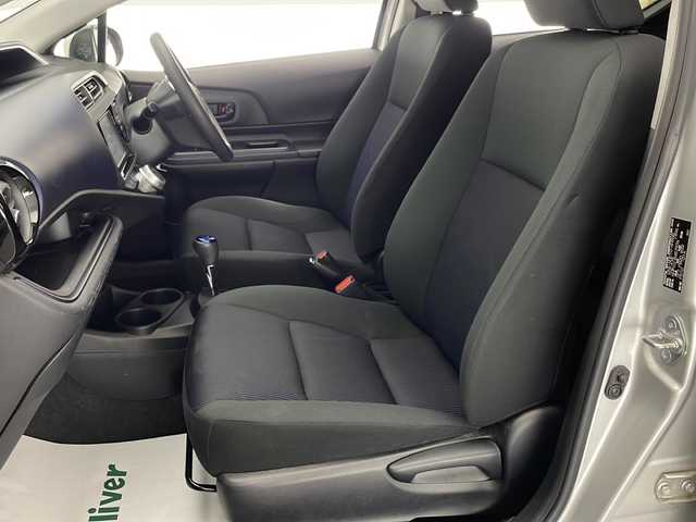 トヨタ アクア S 宮崎県 2015(平27)年 7.4万km シルバーM 禁煙車/純正ナビTV/（NSCP-W64/Bluetooth/CD/FMAM/ワンセグTV)/純正バックカメラ/純正ビルトインETC/純正フロアマット/シートヒーター/オートエアコン/電動格納ミラー/ウインカードアミラー/WSRSエアバック/ABS/リモコンキー/新車時保証書/取扱い説明書