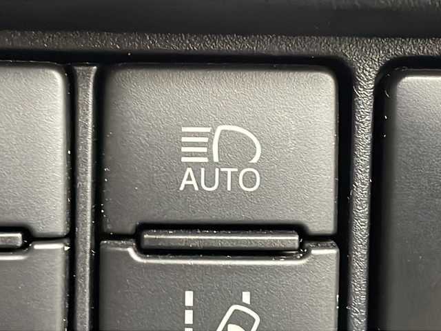 トヨタ ヴォクシー ハイブリッド ZS 煌Ⅱ 茨城県 2019(令1)年 4.6万km ホワイトパールクリスタルシャイン 純正SDナビ　バックカメラ　ETC2.0　前後ドラレコ　追従クルコン　LEDライト　オートライト　オートマチックハイビーム　コーナーセンサー　両側電動パワスラ　横滑り防止装置　レーンキープアシスト