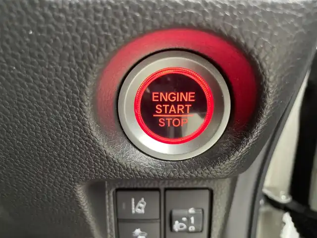 ホンダ Ｎ ＢＯＸ カスタム L ターボ スタイル+ブラック 埼玉県 2022(令4)年 5.7万km プラチナホワイトパール 純正８インチナビ　バックカメラ　ビルトインＥＴＣ　前後ドライブレコーダー　ホンダセンシング　アダプティブクルーズコントロール　シートヒーター純正アルミホイール　オートライト　ＬＥＤライト　地デジＴＶ