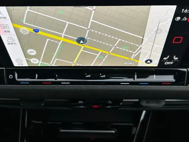 フォルクスワーゲン ＶＷ ゴルフ ＧＴＩ 大阪府 2022(令4)年 2.5万km ドルフィングレーメタリック 【メーカーOP】/テクノロジーパッケージ/・ヘッドアップディスプレイ/・駐車支援システム/・LEDテールランプ（ダイナミックターンインジケーター付き）/・LEDマトリックスヘッドライト/・ダイナミックコーナリングライト/ダイナミックライトアシスト/Discover Proパッケージ/・Volkswagen純正インフォテイメントシステム/・SSDナビゲーションシステム/・リヤビューカメラ/・フルセグTV/・AM/FM/BT/・スマートフォン連携（AppleCarPlay/AndroidAuto）/DCCパッケージ/・アダプティブシャシーコントロール/・19AW（５ダブルスポーク）/【主要装備】/Volkswagen オールイン・セーフティ/・アダプティブクルーズコントロール/・緊急時停車支援/・レーンキープアシスト/・プリクラッシュブレーキ/・フロント/サイド/カーテンエアバッグ/デジタルメータークラスター/エレクトロニックパーキングブレーキ/オートホールド/ETC2.0/前後ドライブレコーダー（SN-TW72）/パワーシート（運転席/助手席）/・シートヒーター/置き型充電器/USB Type-C（前2つ/後2つ）/保証書/取扱説明書/記録簿（R6/R5）/スペアキー1本