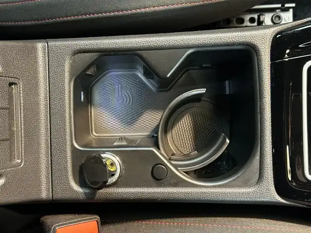 フォルクスワーゲン ＶＷ ゴルフ ＧＴＩ 大阪府 2022(令4)年 2.5万km ドルフィングレーメタリック 【メーカーOP】/テクノロジーパッケージ/・ヘッドアップディスプレイ/・駐車支援システム/・LEDテールランプ（ダイナミックターンインジケーター付き）/・LEDマトリックスヘッドライト/・ダイナミックコーナリングライト/ダイナミックライトアシスト/Discover Proパッケージ/・Volkswagen純正インフォテイメントシステム/・SSDナビゲーションシステム/・リヤビューカメラ/・フルセグTV/・AM/FM/BT/・スマートフォン連携（AppleCarPlay/AndroidAuto）/DCCパッケージ/・アダプティブシャシーコントロール/・19AW（５ダブルスポーク）/【主要装備】/Volkswagen オールイン・セーフティ/・アダプティブクルーズコントロール/・緊急時停車支援/・レーンキープアシスト/・プリクラッシュブレーキ/・フロント/サイド/カーテンエアバッグ/デジタルメータークラスター/エレクトロニックパーキングブレーキ/オートホールド/ETC2.0/前後ドライブレコーダー（SN-TW72）/パワーシート（運転席/助手席）/・シートヒーター/置き型充電器/USB Type-C（前2つ/後2つ）/保証書/取扱説明書/記録簿（R6/R5）/スペアキー1本