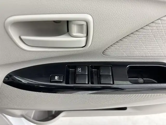 日産 デイズ X 山口県 2017(平29)年 5.9万km ホワイトパール 純正ナビ／フルセグＴＶ　/アラウンドビューモニター　/ＥＴＣ　/純正ドライブレコーダー　/プッシュスタート　/衝突被害軽減ブレーキ　/横滑り防止装置　/アイドリングストップ　/プッシュスタート　/電動格納式ドアミラー