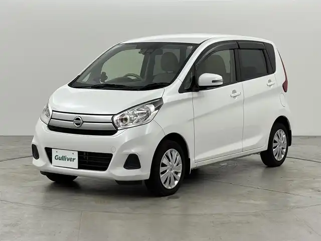 日産 デイズ X 山口県 2017(平29)年 5.9万km ホワイトパール 純正ナビ／フルセグＴＶ　/アラウンドビューモニター　/ＥＴＣ　/純正ドライブレコーダー　/プッシュスタート　/衝突被害軽減ブレーキ　/横滑り防止装置　/アイドリングストップ　/プッシュスタート　/電動格納式ドアミラー