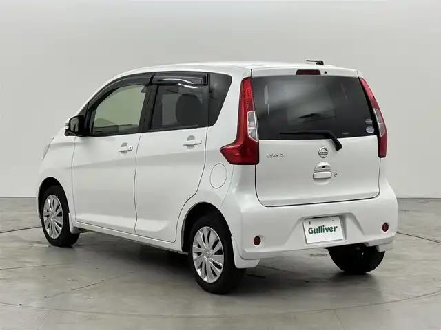 日産 デイズ X 山口県 2017(平29)年 5.9万km ホワイトパール 純正ナビ／フルセグＴＶ　/アラウンドビューモニター　/ＥＴＣ　/純正ドライブレコーダー　/プッシュスタート　/衝突被害軽減ブレーキ　/横滑り防止装置　/アイドリングストップ　/プッシュスタート　/電動格納式ドアミラー