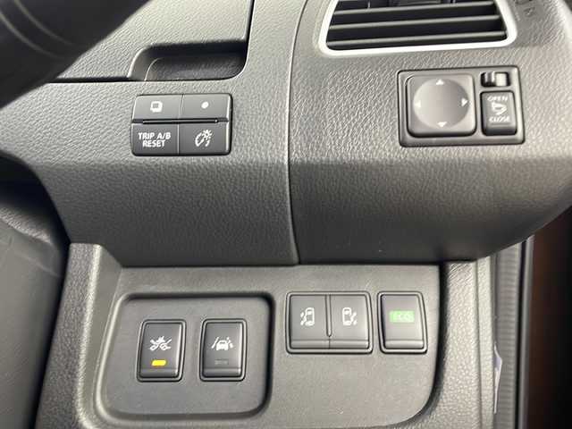 日産 セレナ HWS S HV Vセレ +SeftyⅡ 熊本県 2016(平28)年 6.6万km インペリアルアンバーP IMPULエアロ/IMPULマフラー/IMPUL18インチアルミホイール/純正ナビ/・フルセグTV/CD/DVD/SD/BT/・アラウンドビューモニター/フリップダウンモニター/エマージェンシーブレーキ/車線逸脱警報/コーナーセンサー/クルーズコントロール/前方ドライブレコーダー/ビルトインETC/ステアリングリモコン/LEDヘッドライト/オートライト/フォグランプ