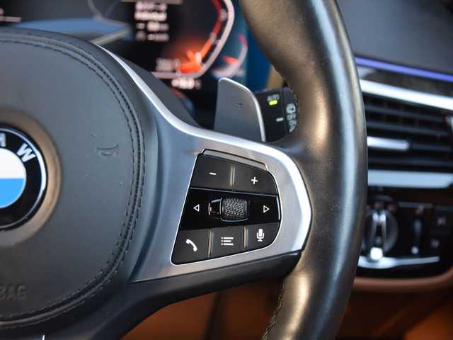 ＢＭＷ ５３０ｉ 和歌山県 2021(令3)年 4.5万km 白 茶革 /ACC /BSM /LKA /純ナビ /CarPlay /TV /360度カメラ /オートテールゲート /アンビエントライト /シートヒーター /パワーシート /ワイヤレス充電 /コンフォートアクセス /パドルシフト /ドラレコ /純19incAW /LEDライト /ETC