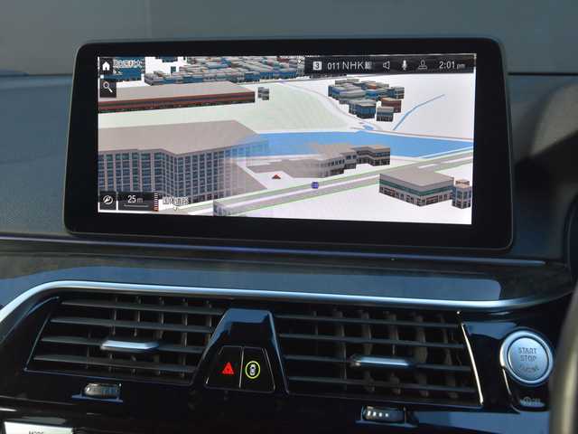 ＢＭＷ ５３０ｉ 和歌山県 2021(令3)年 4.5万km 白 茶革 /ACC /BSM /LKA /純ナビ /CarPlay /TV /360度カメラ /オートテールゲート /アンビエントライト /シートヒーター /パワーシート /ワイヤレス充電 /コンフォートアクセス /パドルシフト /ドラレコ /純19incAW /LEDライト /ETC