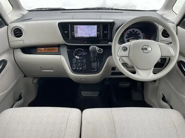 日産 デイズ ルークス X 山梨県 2018(平30)年 7.5万km ホワイトパール 純正メモリナビ/純正CD/DVD/Bluetooth接続/フルセグTV/アラウンドビューモニター/ETC/純正ドライブレコーダー/サイドバイザー/ステアリングスイッチ/スペアキー/取扱説明書/保証書