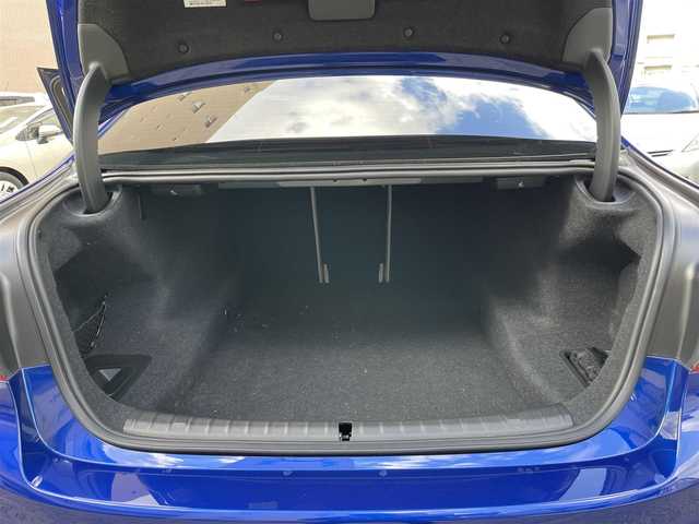 ＢＭＷ Ｍ５ 東京都 2018(平30)年 3.7万km マリナベイブルー 走行36687km/エクステンドメリノレザーシート/・アイボリーレザー/・シートヒーター/エアシート機能/コンフォートパッケージ/（ステアリングヒーター/マッサージ機能等）/Bowers&Wilkinsサウンドシステム/純正iDriveナビ/CD/チューナー/・AppleCarPlay ・Bluetooth/・スクリーンミラーリング/全方位カメラ/ワイヤレスQi充電/レーダー探知機（SUPERCAT/Z290Csd）/純正20インチアルミホイール/電動パワートランクリッド/アダプティブLEDヘッドランプ/ヘッドアップディスプレイ/レーダークルーズコントロール/ディスプレイキー1個/リモコンキー2個付/取説/整備手帳/記録簿(R1/2/3/4/5/6/7年)/車検R9年6月7日迄