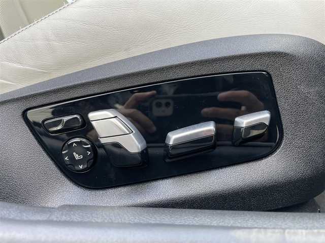 ＢＭＷ Ｍ５ 東京都 2018(平30)年 3.7万km マリナベイブルー 走行36687km/エクステンドメリノレザーシート/・アイボリーレザー/・シートヒーター/エアシート機能/コンフォートパッケージ/（ステアリングヒーター/マッサージ機能等）/Bowers&Wilkinsサウンドシステム/純正iDriveナビ/CD/チューナー/・AppleCarPlay ・Bluetooth/・スクリーンミラーリング/全方位カメラ/ワイヤレスQi充電/レーダー探知機（SUPERCAT/Z290Csd）/純正20インチアルミホイール/電動パワートランクリッド/アダプティブLEDヘッドランプ/ヘッドアップディスプレイ/レーダークルーズコントロール/ディスプレイキー1個/リモコンキー2個付/取説/整備手帳/記録簿(R1/2/3/4/5/6/7年)/車検R9年6月7日迄