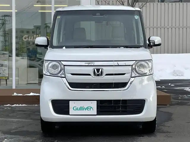 ホンダ Ｎ ＢＯＸ G L ホンダセンシング 道央・札幌 2020(令2)年 2.4万km プラチナホワイトパール ・４WD/・ホンダセンシング/・レーンキープアシスト/・片側パワースライドドア/・純正ナビ/　CD＆USB＆SD＆ラジオ/・レーダークルーズコントロール/・プッシュスタート/・スマートキー/・純正エンジンスターター/・オートエアコン/・オートライト/・ビルトインETC/・電動格納ミラー/・ミラーヒーター/・シートヒーター/・前後ドライブレコーダー/・鉄ホイール＆夏タイヤ積込/・純正フロアマット/・ドアバイザー/・ウィンカーミラー