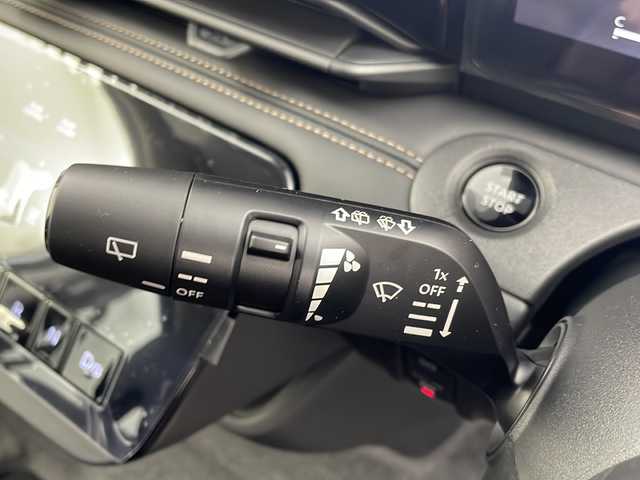 日産 セレナ e－パワー ハイウェイスター V 栃木県 2025(令7)年 0.1万km未満 プリズムホワイト 純正ナビ/（BT/USB/AM/FM/TV）/未使用車/アダプティブLEDヘッドライトシステム/全方位カメラ/インテリジェント アラウンドビューモニター/インテリジェント ルームミラー/アドバンスドドライブアシストディスプレイ/統合型インターフェースディスプレイ/ワイヤレス充電器+/ETC/車線逸脱警報/追従走行付きクルーズコントロール/車線逸脱警報/衝突軽減/先行車発進お知らせ/後側方衝突防止支援システム/パワースライドドア