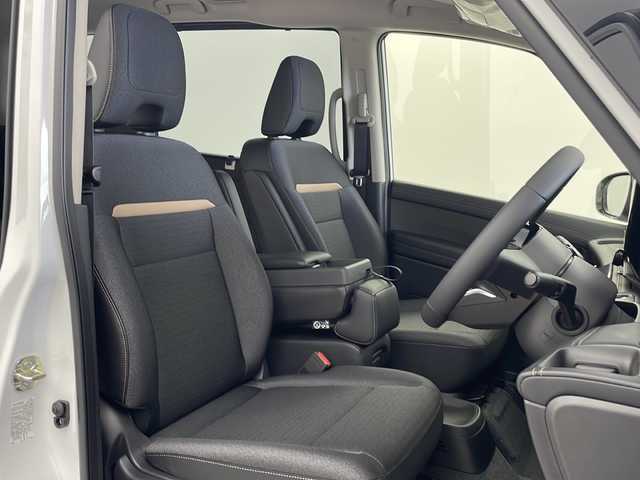 日産 セレナ e－パワー ハイウェイスター V 栃木県 2025(令7)年 0.1万km未満 プリズムホワイト 純正ナビ/（BT/USB/AM/FM/TV）/未使用車/アダプティブLEDヘッドライトシステム/全方位カメラ/インテリジェント アラウンドビューモニター/インテリジェント ルームミラー/アドバンスドドライブアシストディスプレイ/統合型インターフェースディスプレイ/ワイヤレス充電器+/ETC/車線逸脱警報/追従走行付きクルーズコントロール/車線逸脱警報/衝突軽減/先行車発進お知らせ/後側方衝突防止支援システム/パワースライドドア