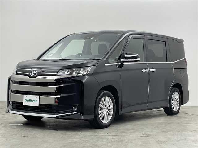 トヨタ ノア S－G 群馬県 2022(令4)年 0.5万km アティチュードブラックマイカ 純正１０．５インチナビ　フリップダウンモニター　快適利便パッケージ　パノラミックビューモニター　レーダークルーズコントロール　レーンキープアシスト　オートマチックハイビーム　パーキングアシスト　禁煙車