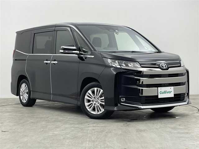 トヨタ ノア S－G 群馬県 2022(令4)年 0.5万km アティチュードブラックマイカ 純正１０．５インチナビ　フリップダウンモニター　快適利便パッケージ　パノラミックビューモニター　レーダークルーズコントロール　レーンキープアシスト　オートマチックハイビーム　パーキングアシスト　禁煙車