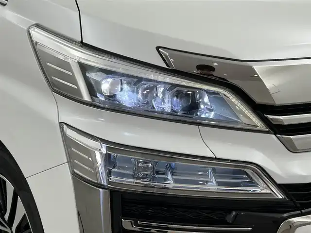 トヨタ ヴェルファイア Z Gエディション 福岡県 2019(平31)年 4.9万km ホワイトパールクリスタルシャイン ワンオーナー　/サンルーフ　/後席モニター　/社外ナビ　/バックカメラ　/ＥＴＣ　/ドラレコ　/ＡＣＣ　/コーナーセンサー　/衝突被害軽減　/レーンキープ　/ＰＫＳＢ　/シートベンチレーション／ヒーター　/両側電動スライドドア