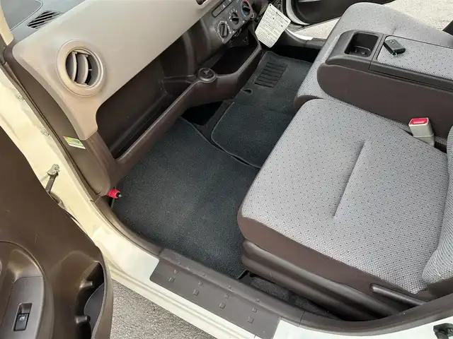 トヨタ パッソ X Lパッケージ 鹿児島県 2014(平26)年 9.8万km ホワイト 純正ナビ /TV /Bluetooth接続 /バックカメラ /ETC /スマートキー　/アイドリングストップ　/フロアマット　/ドアバイザー　/保証書　/取扱説明書　/ヘッドライトレベライザー　/電動格納ミラー　/スペアキー