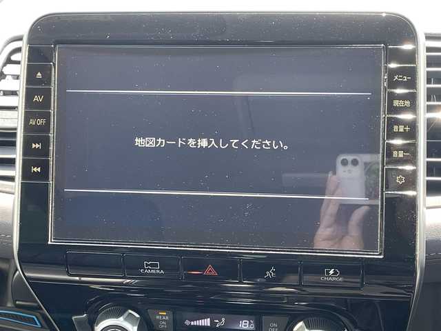 日産 セレナ e－パワー ハイウェイスター V 和歌山県 2021(令3)年 4.4万km ダイヤモンドブラック 純正10インチナビ/フルセグTV/アラウンドビューモニター/純正フリップダウンモニター/デジタルインナーミラー/(BT/CD/DVD/MSV)/エマージェンシーブレーキ/プロパイロット/ブラインドスポットモニター/前後コーナーセンサー/レーンキープ/両側パワースライドドア/ビルトインETC/ドライブレコーダー/前席シートヒーター/後席サンシェード/電子パーキング/オートホールド/LEDヘッドライト/オートライト/オートマチックハイビーム