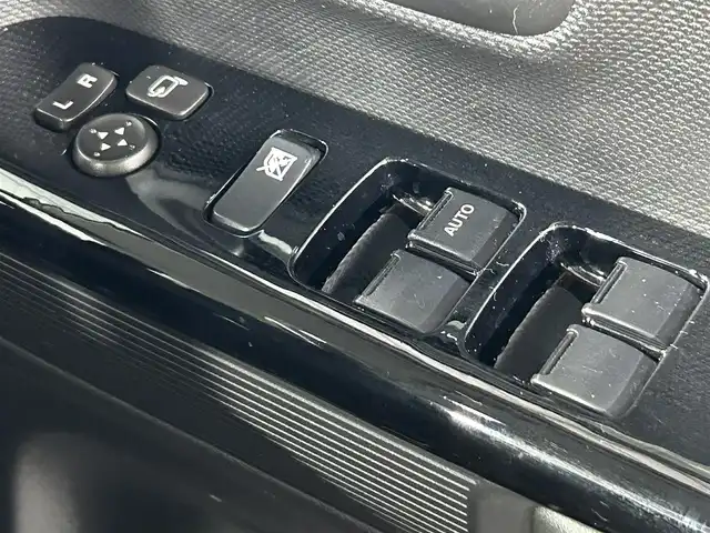 スズキ スペーシア カスタム HYBRID XS ターボ 佐賀県 2018(平30)年 4.4万km ブルーイッシュブラックパール3 純正8インチナビ【CN-RZ83】/【フルセグTV.CD.DVD.Bluetooth】/全周囲カメラ/衝突被害軽減システム/クルーズコントロール/オートライト/オートマチックハイビーム/パーキングソナー/横滑り防止装置/車線逸脱警報/ビルトインETC/両側パワースライドドア/運転席シートヒーター/レザーシート/ISOFIX対応シート/ステアリングスイッチ/サーキュレーター/後席サンシェード/シートバックテーブル/パドルシフト/純正フロアマット/純正15インチアルミホイール/LEDヘッドライト/フォグライト