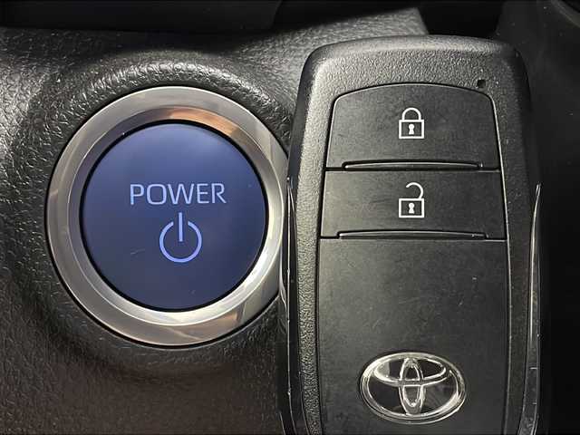 トヨタ アクア G 新潟県 2022(令4)年 0.4万km アーバンカーキ プリクラッシュセーフティ/レーダークルーズコントロール/レーンキープアシスト/ブラインドスポットモニター/パノラミックビューモニター/前後ドライブレコーダー/純正ディスプレイオーディオ/オートライト/オートハイビーム/LEDヘッドライト/プッシュスタート/前後コーナーセンサー/純正フロアマット