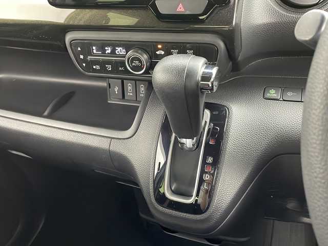 ホンダ Ｎ ＢＯＸ カスタム G L ホンダセンシング 千葉県 2017(平29)年 1.2万km プレミアムベルベットパープル・パール ホンダセンシング/　・衝突軽減ブレーキ〈CMBS〉/　・誤発進抑制機能/　・後方誤発進抑制機能/　・歩行者事故低減ステアリング/　・路外逸脱抑制機能/　・ACC〈アダプティブ・クルーズ・コントロール〉/　・LKAS〈車線維持支援システム〉/　・オートハイビーム/　・先行車発進お知らせ機能/　・標識認識機能/純正9インチメモリナビ/　CD/DVD/BT/フルセグTV/片側パワースライドドア/ビルトインETC/バックカメラ/電動格納ミラー/スマートキー＆プッシュスタート/純正フロアマット/純正14インチアルミホイール
