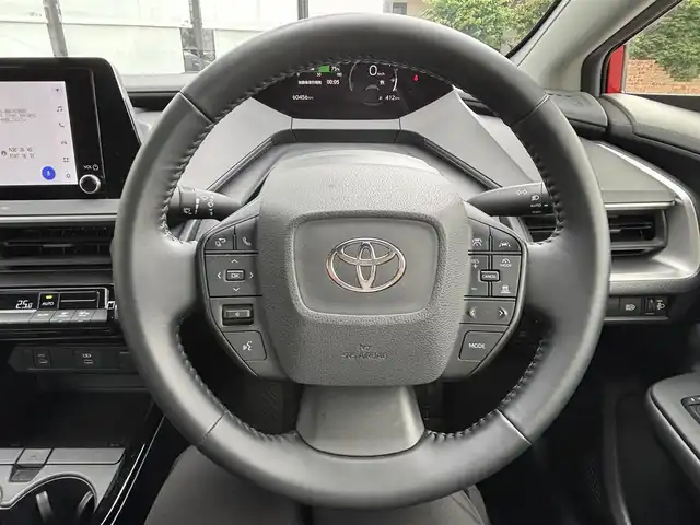 トヨタ プリウス U 宮城県 2023(令5)年 6.1万km エモーショナルレッドⅡ 登録時走行距離６０４５６ｋｍ/全方位カメラ/レーダークルーズコントロール/純正ディスプレイオーディオ/・Bluetooth/・ミラキャスト/レーンキープアシスト/ブラインドスポットモニター/電動パーキング/ブレーキホールド/プリクラッシュセーフティ/オートライト/オートマチックハイビーム/クリアランスソナー/ETC2.0/ドライブレコーダー（前後）/ウインカーミラー/電格ミラー/ドアバイザー/プッシュスタート/スマートキー/純正フロアマット