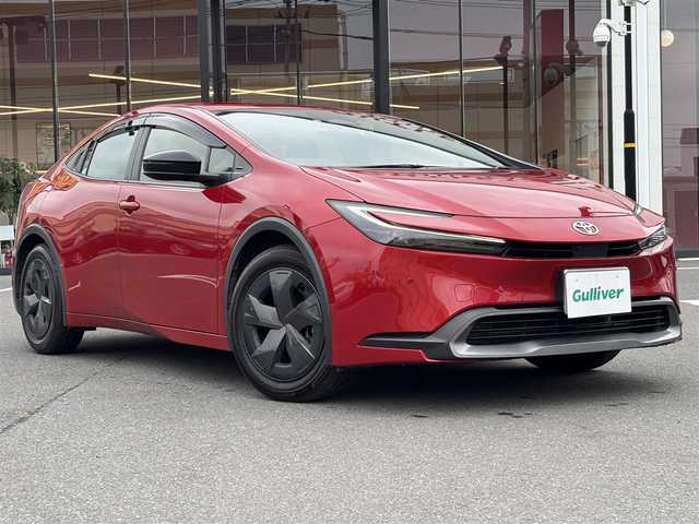 トヨタ プリウス U 三重県 2023(令5)年 6.1万km エモーショナルレッドⅡ 登録時走行距離６０４５６ｋｍ/全方位カメラ/レーダークルーズコントロール/純正ディスプレイオーディオ/・Bluetooth/・ミラキャスト/レーンキープアシスト/ブラインドスポットモニター/電動パーキング/ブレーキホールド/プリクラッシュセーフティ/オートライト/オートマチックハイビーム/クリアランスソナー/ETC2.0/ドライブレコーダー（前後）/ウインカーミラー/電格ミラー/ドアバイザー/プッシュスタート/スマートキー/純正フロアマット