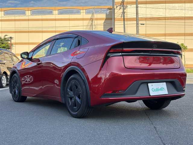 トヨタ プリウス U 三重県 2023(令5)年 6.1万km エモーショナルレッドⅡ 登録時走行距離６０４５６ｋｍ/全方位カメラ/レーダークルーズコントロール/純正ディスプレイオーディオ/・Bluetooth/・ミラキャスト/レーンキープアシスト/ブラインドスポットモニター/電動パーキング/ブレーキホールド/プリクラッシュセーフティ/オートライト/オートマチックハイビーム/クリアランスソナー/ETC2.0/ドライブレコーダー（前後）/ウインカーミラー/電格ミラー/ドアバイザー/プッシュスタート/スマートキー/純正フロアマット