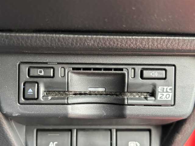 トヨタ プリウス U 三重県 2023(令5)年 6.1万km エモーショナルレッドⅡ 登録時走行距離６０４５６ｋｍ/全方位カメラ/レーダークルーズコントロール/純正ディスプレイオーディオ/・Bluetooth/・ミラキャスト/レーンキープアシスト/ブラインドスポットモニター/電動パーキング/ブレーキホールド/プリクラッシュセーフティ/オートライト/オートマチックハイビーム/クリアランスソナー/ETC2.0/ドライブレコーダー（前後）/ウインカーミラー/電格ミラー/ドアバイザー/プッシュスタート/スマートキー/純正フロアマット