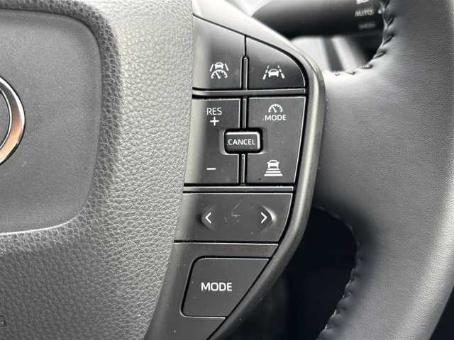 トヨタ プリウス U 三重県 2023(令5)年 6.1万km エモーショナルレッドⅡ 登録時走行距離６０４５６ｋｍ/全方位カメラ/レーダークルーズコントロール/純正ディスプレイオーディオ/・Bluetooth/・ミラキャスト/レーンキープアシスト/ブラインドスポットモニター/電動パーキング/ブレーキホールド/プリクラッシュセーフティ/オートライト/オートマチックハイビーム/クリアランスソナー/ETC2.0/ドライブレコーダー（前後）/ウインカーミラー/電格ミラー/ドアバイザー/プッシュスタート/スマートキー/純正フロアマット